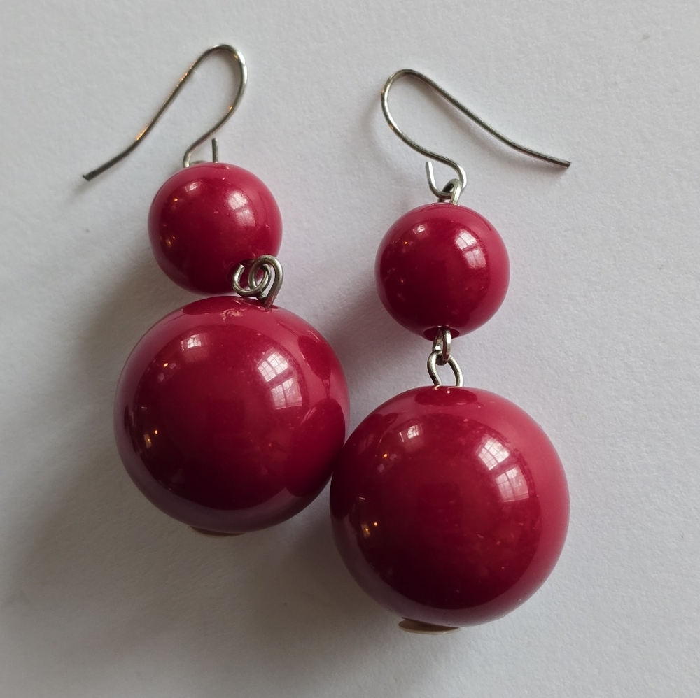 Retro ball earrings beaded dark magenta pink red color silver tone